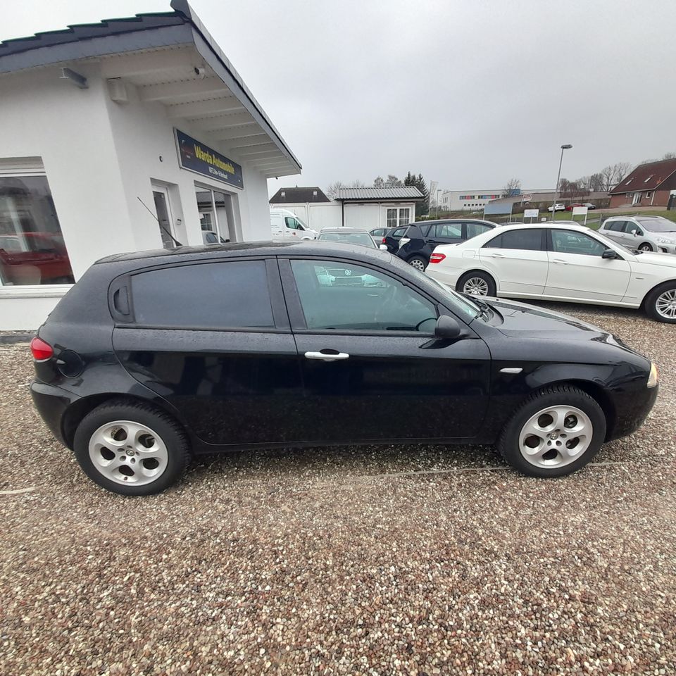 Alfa Romeo 147   1,6L Benzin Tüv 6/2024 in Gägelow