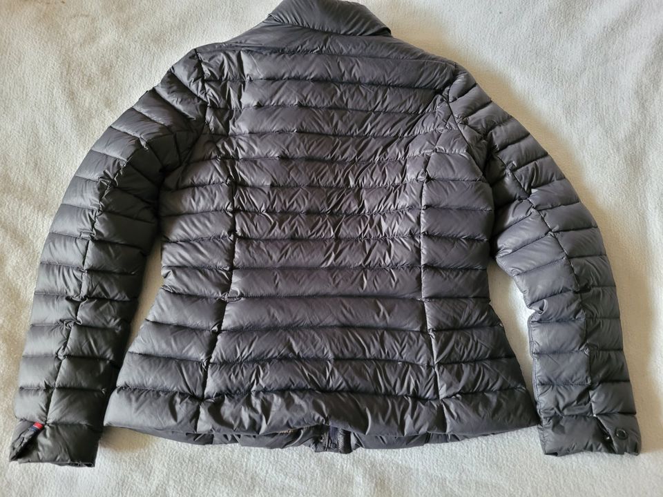 Tommy Hilfiger Daunensteppjacke, M/L, dunkelgrau, neuwertig in Bielefeld