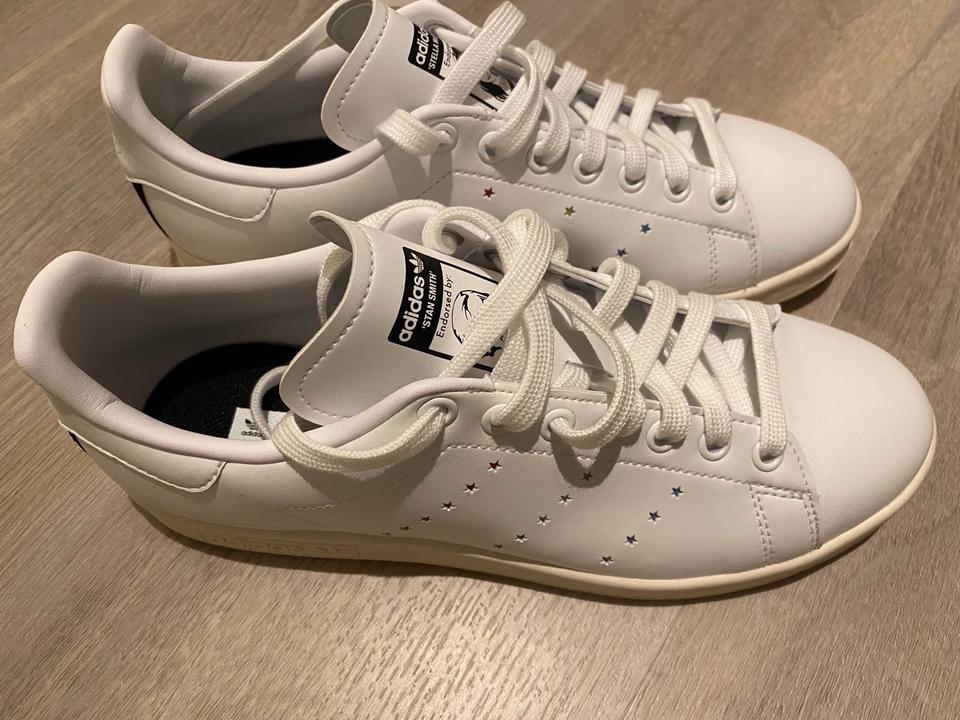 Adidas Stan Smith Stella McCartney 40 2 3 NEU in Niedersachsen Burgwedel kleinanzeigen