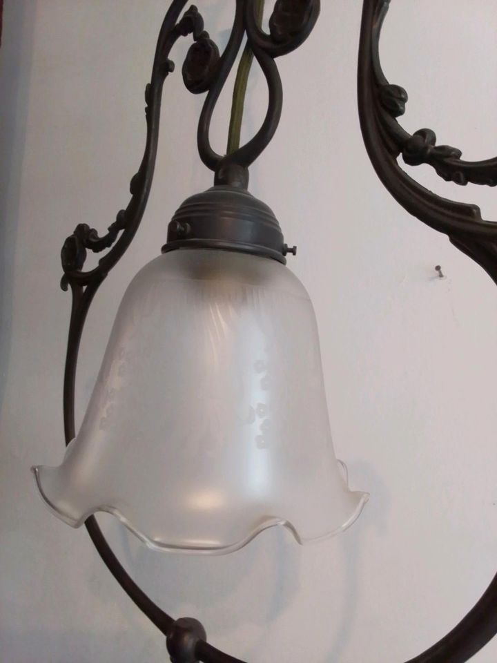 Berliner Lampe Decken/Hängelampe Messing/Glas antik 72cm hoch in Worms