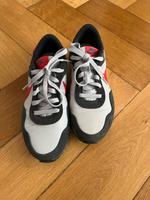 Nike Valiant Retro Sneaker grau rot Gr 38 Köln - Zollstock Vorschau