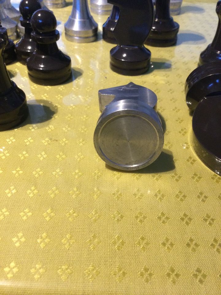 Schachfiguren Metall Alu massiv groß  einzigartig  - Top ! in Freising