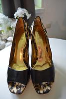 Tolle getragene Peeptoe Sandaletten 40 von GUESS by Marciano Thüringen - Ellrich Vorschau
