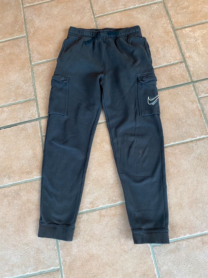 Jogginghose Jogger Nike XL 158 164 170 in Attendorn