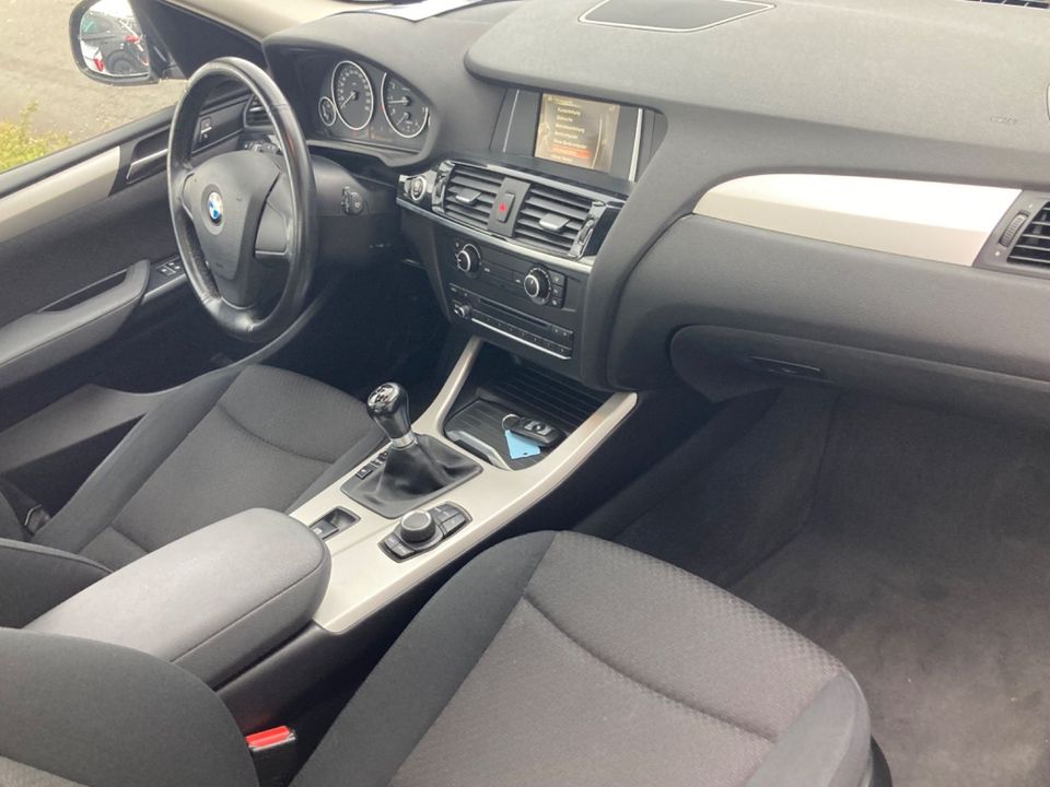 BMW X3 xDrive20i Facelift *Panorama*Eu6*1.Hand* in Fürth