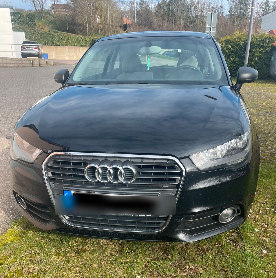 Audi A1 schwarz in Mettlach