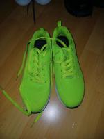tolle Schuhe Turnschuhe Gr. 40 neuwertig neon grün Baden-Württemberg - Bahlingen Vorschau