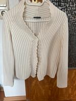 Strickjacke, aussergewöhnlicher Schnitt Hessen - Vellmar Vorschau