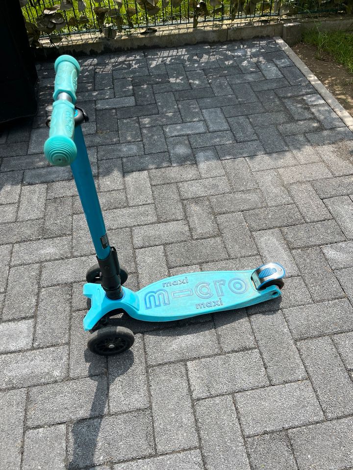 Micro maxi blau roller scooter kickboard zum Abholen in Köln