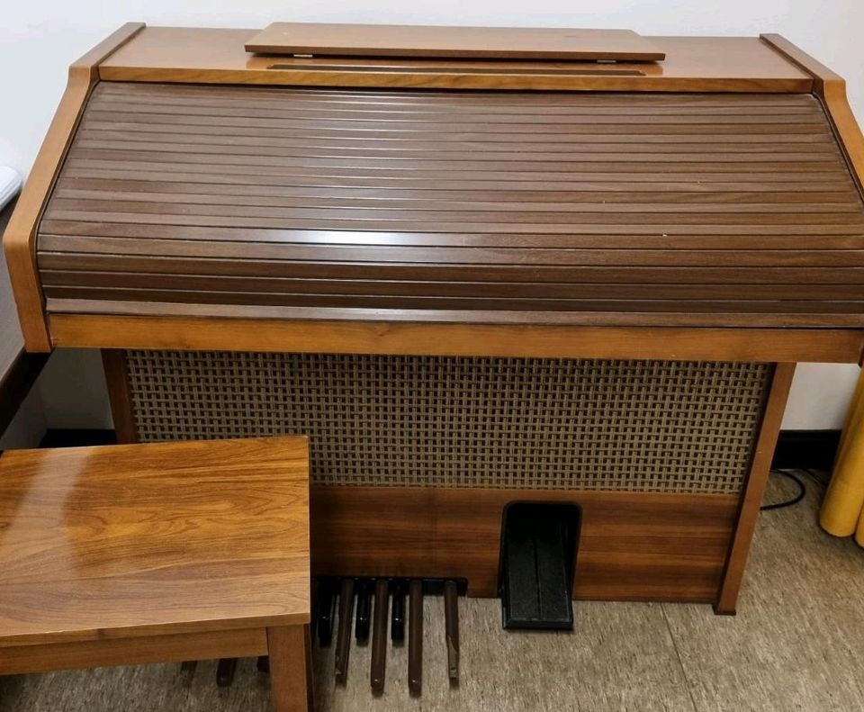 Orgel FARFISA Melanie de Luxe zu verschenken in Leun