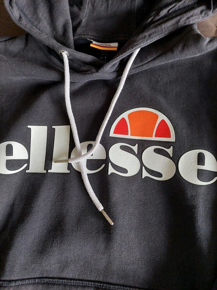 Ellesse Hoodie blau in Dresden