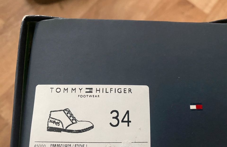 Tommy Hilfiger Kinderschuhe in Merseburg