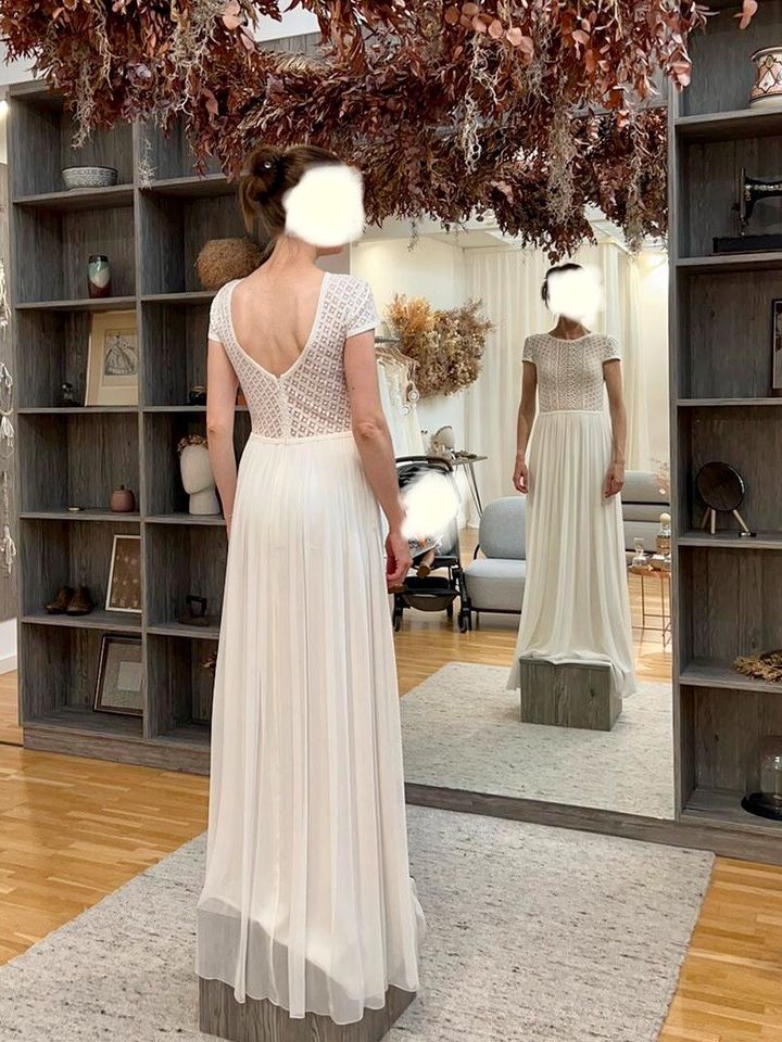 Brautkleid Victoria Rüsche Seide ivory Off-white Elfenbein Boheme in Aachen