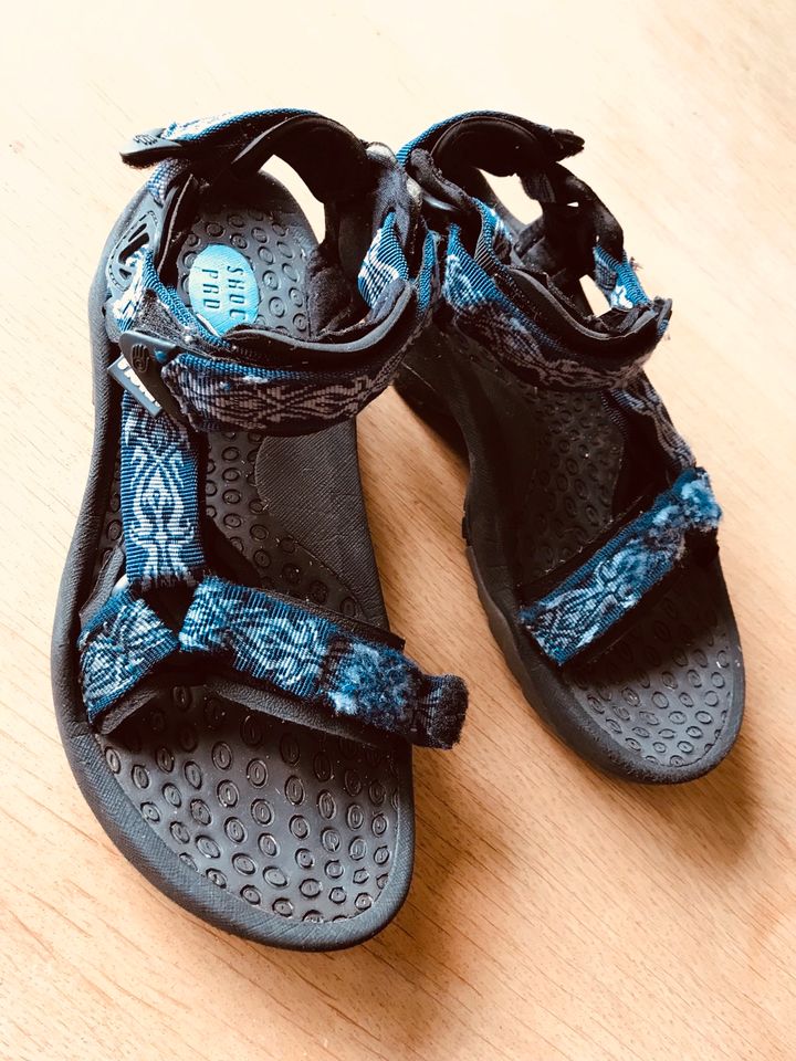 TEVA Sandalen Gr. 38 in Bielefeld