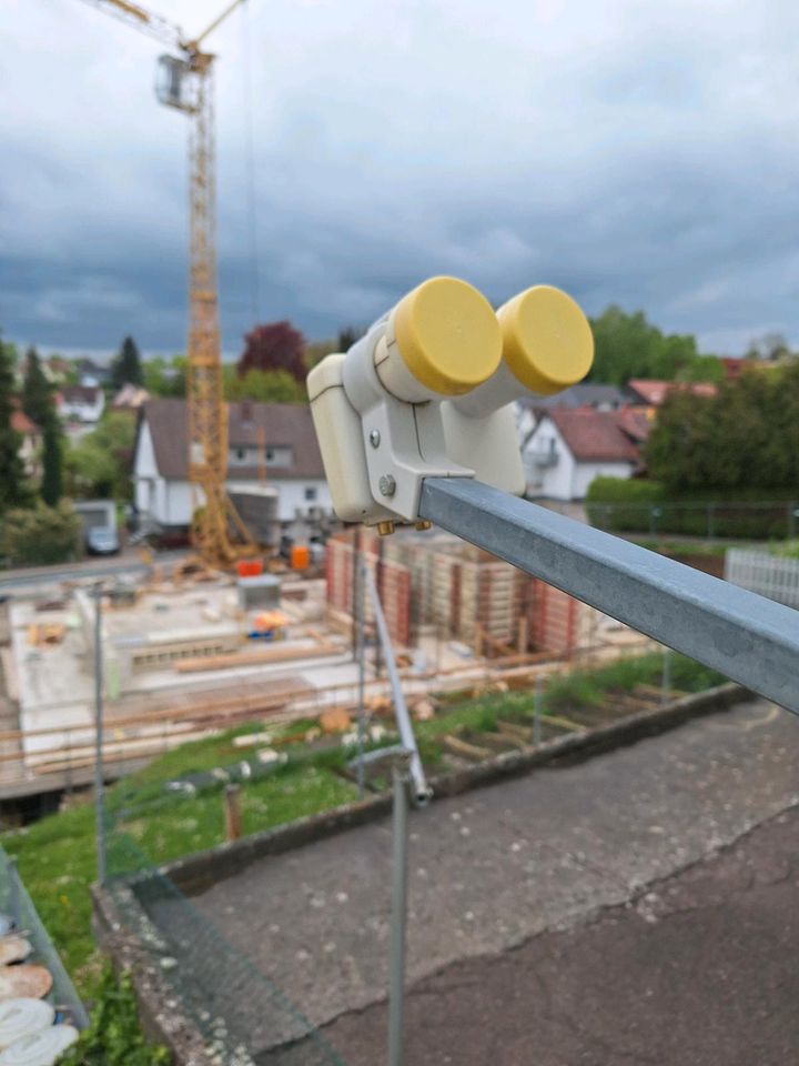 satellitenschüssel -Sat-Anlage 80cm Spiegel  LNB Quad 0,1dB Astra in Rottweil