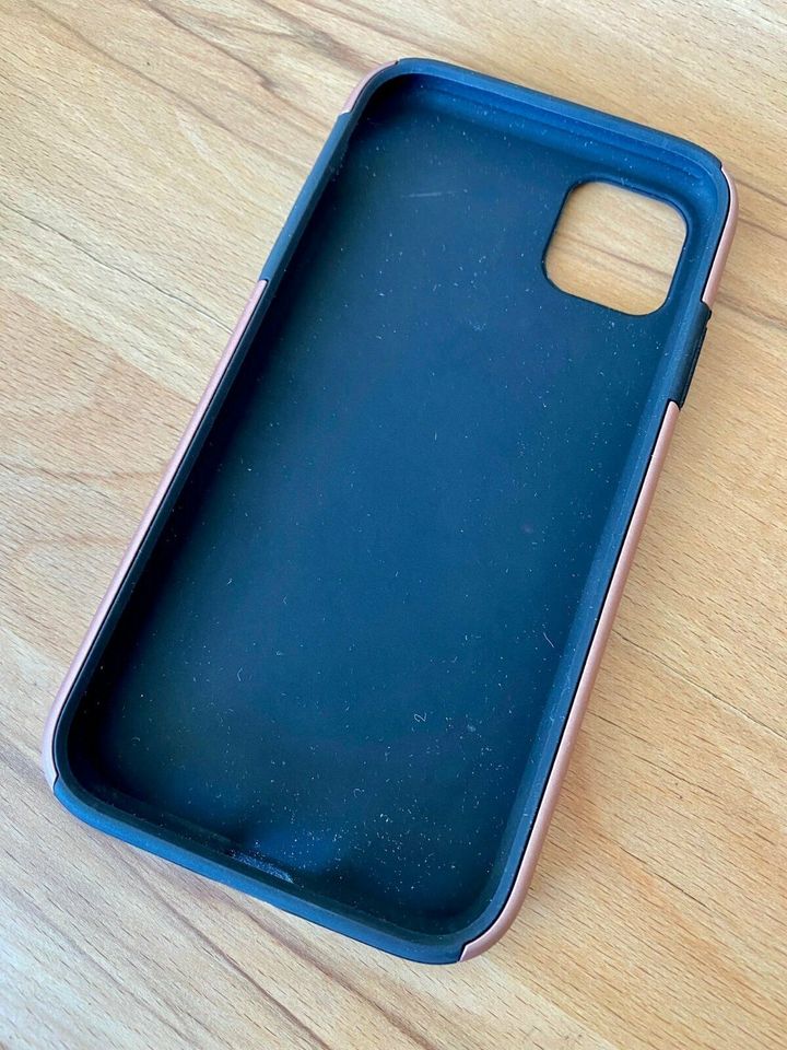 iPhone 11 mehrere Schutzhüllen - Cases in Ilsfeld