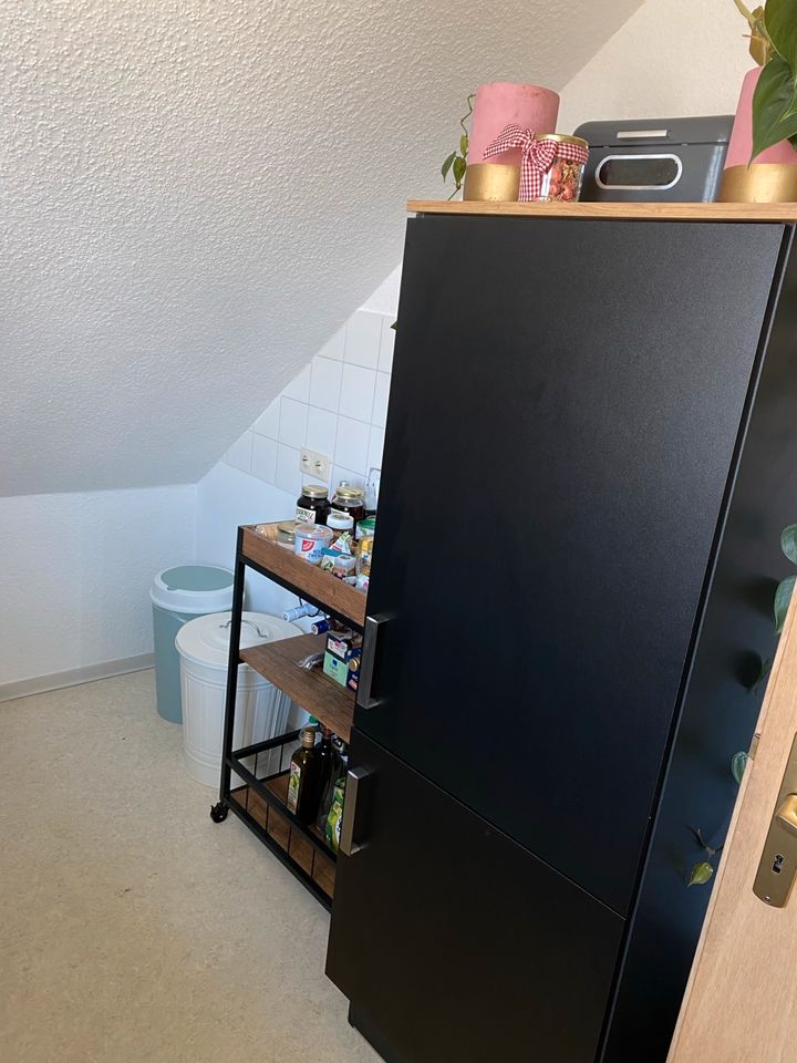 Nachmieter für eine 2 Zimmer DG Wohnung gesucht in Meschede