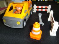 LEGO Duplo Klein-Laster mit Fahrer und Baustellenzubehör Niedersachsen - Hildesheim Vorschau