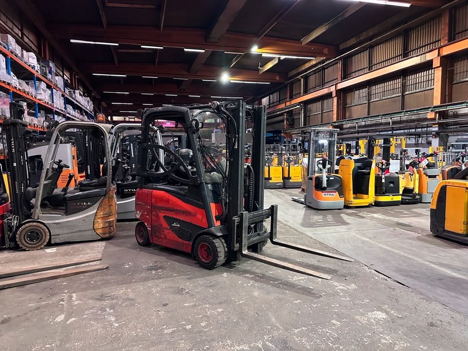 Linde E18 Triplex 4625mm Elektro Gabelstapler 2018 in Düsseldorf