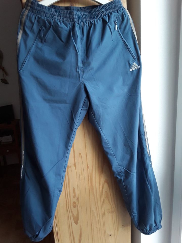 adidas Jogginganzug Größe 7 in Veitshöchheim