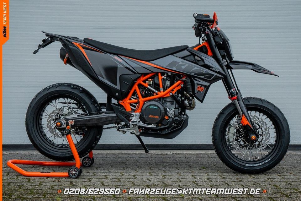 KTM 690 SMC-R MJ 2024 Team West "Black Edition" in Oberhausen