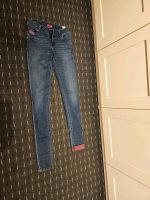 Superdry super Skinny Jeans Rosefill Gr.34 nagelneu Nordrhein-Westfalen - Recklinghausen Vorschau