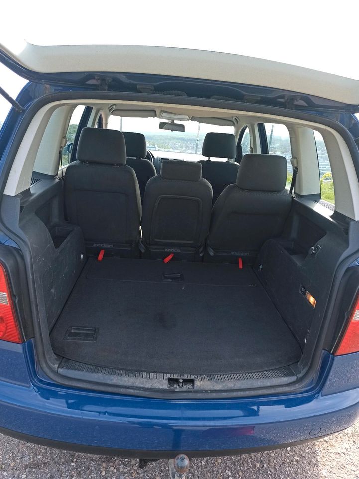 VW Touran 1.6 AHK in Stuttgart