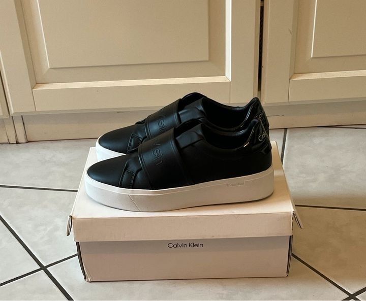 Calvin Klein Sneaker Größe 38 in Essen