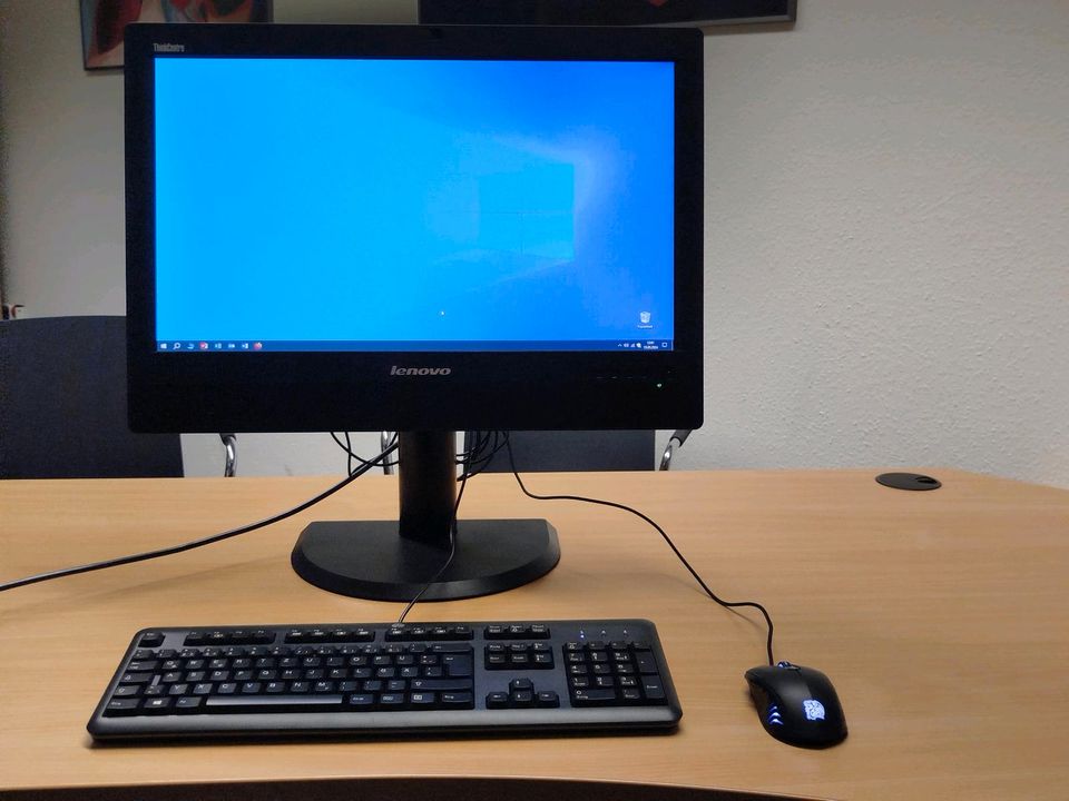 Lenovo All in One (AIO) 24 Zoll Desktop PC Office Internet Video in Leipzig