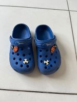 Kinder Gartenschuhe Crocs 29 blau Fußball top Zustand Sachsen - Radebeul Vorschau