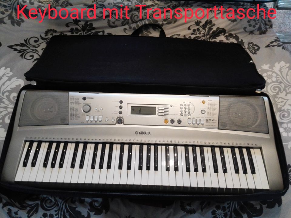 Keyboard YAMAHA PSR E303 YPT-300, mit Tasche, Ständer und.... in Merseburg