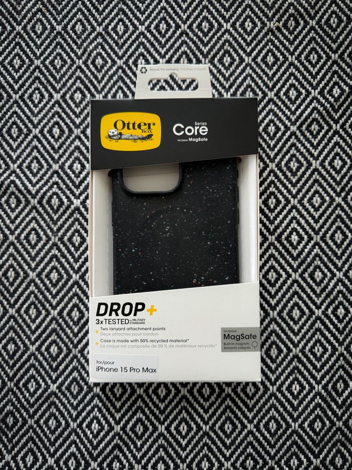 OtterBox Core Series Hülle Schwarz für Apple iPhone 15 Pro Max in Chemnitz