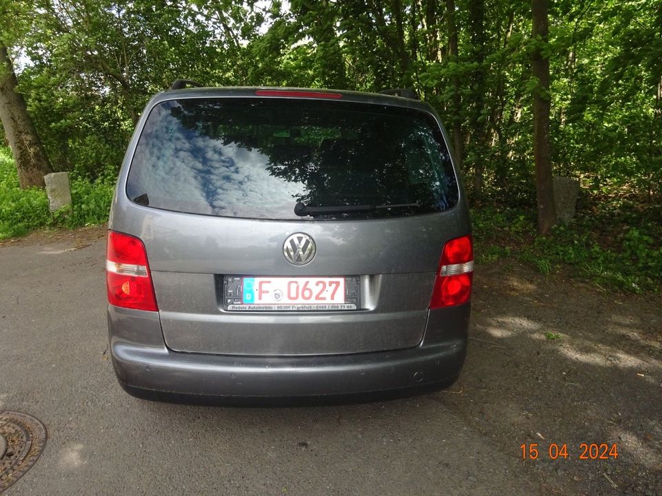 Volkswagen Touran Trendline*7 Sitze*Navi in Frankfurt am Main