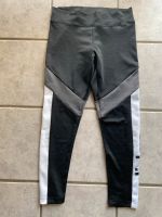 Adidas Sport Leggings Gr. M mit Schrifzug links am Bein Nordrhein-Westfalen - Mönchengladbach Vorschau