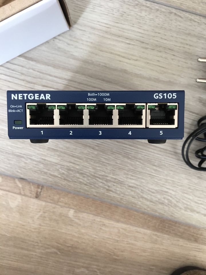 Netgear GS105 Switch in Ostfildern