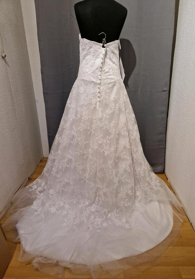 Sissi Hochzeit Brautkleid mit Schleppe Größe 40 gebraucht in Berlin