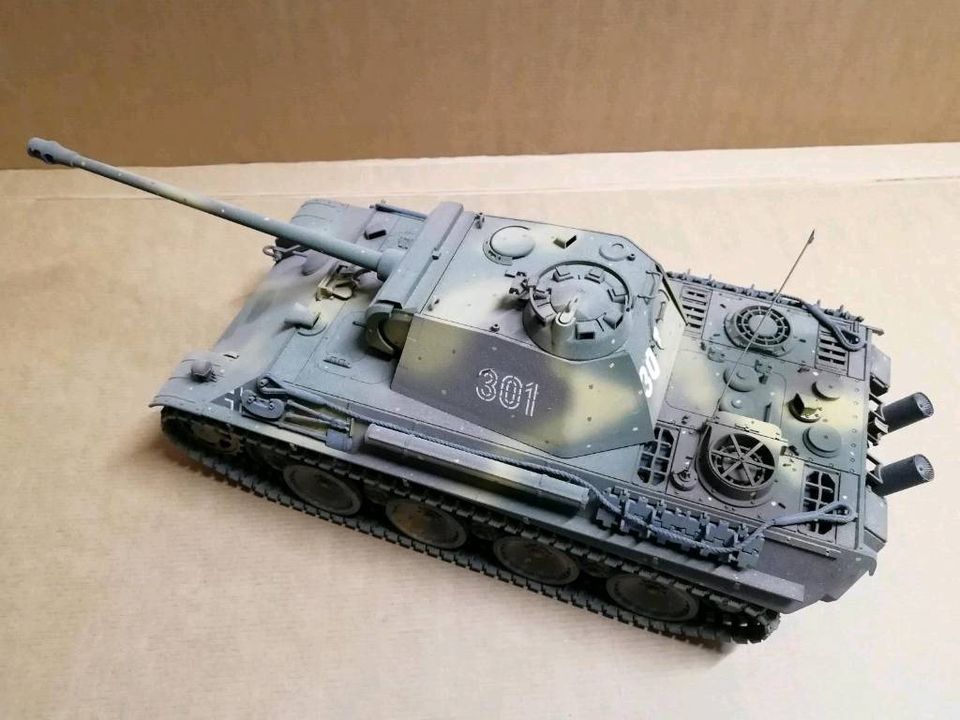 Tamiya Panther V Modell in Originallackierung in Igensdorf