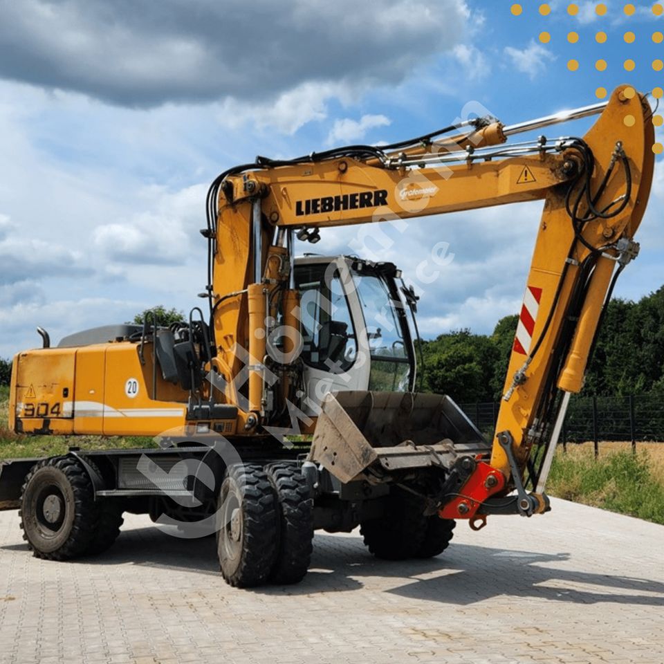 MIETEN: Mobilbagger/ Bagger Liebherr 904 in Stemwede