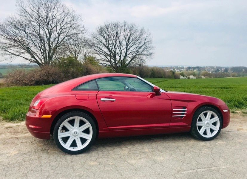 Chrysler Crossfire rot Metallic in Ense