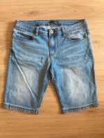 John Devin Jeans kurze Hose Gr. 30 Mecklenburg-Vorpommern - Wismar Vorschau