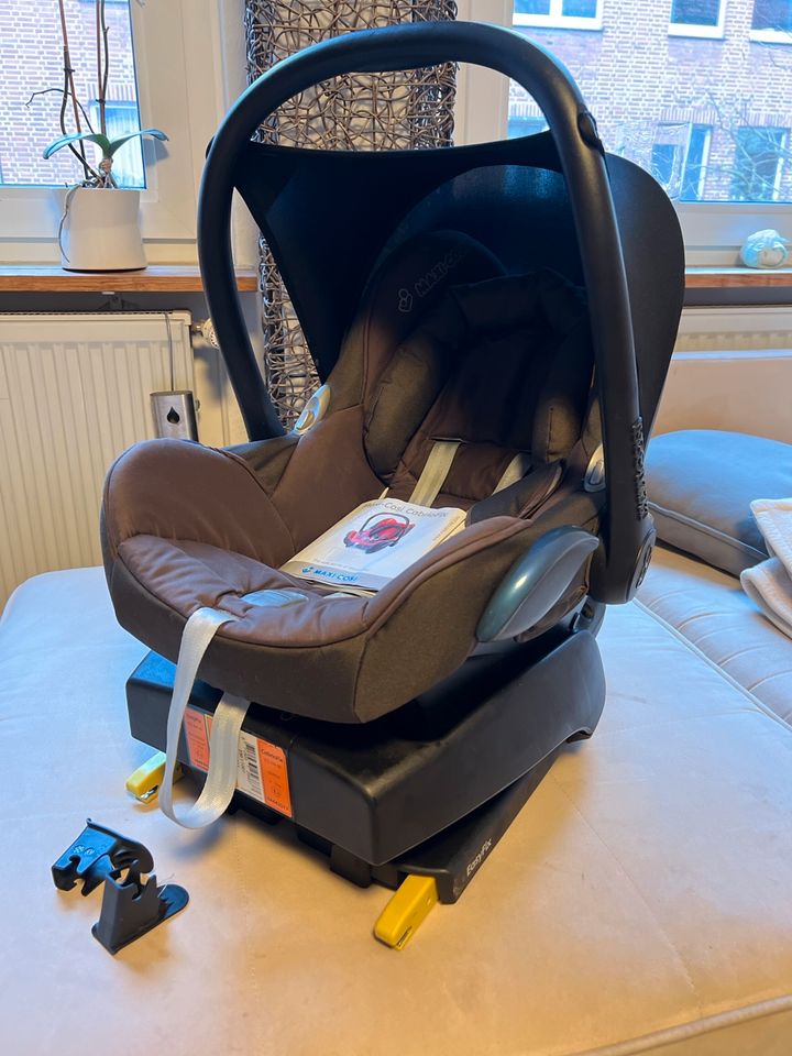 Babyschale Maxi cosi Cabrio Fix+Easy Fix Isofix Station in Hannover