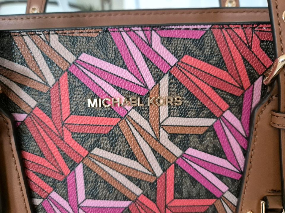 Neue Michael Kors Voyager Shopper Tasche Original in Elsdorf