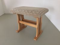 Alter Hocker aus Holz mit gepolsterter Sitzfläche / DDR Thüringen - Jena Vorschau