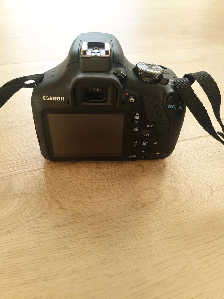 Spiegelreflexkamera Canon ES2000D in Detmold