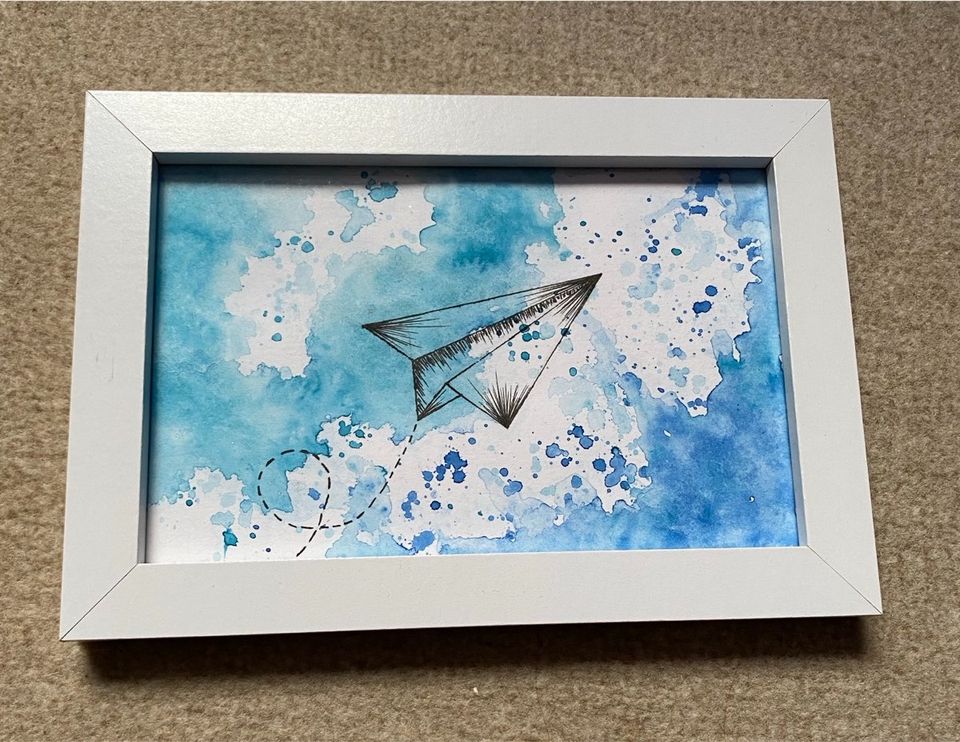 Selbstgemaltes Aquarell Bild Papierflieger in Schinkel