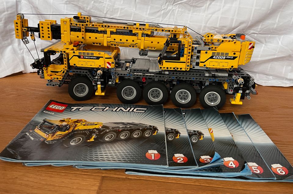 Eines der besten Lego-Technik-Modelle: Schwerlastkran 42009 in Frankfurt am Main