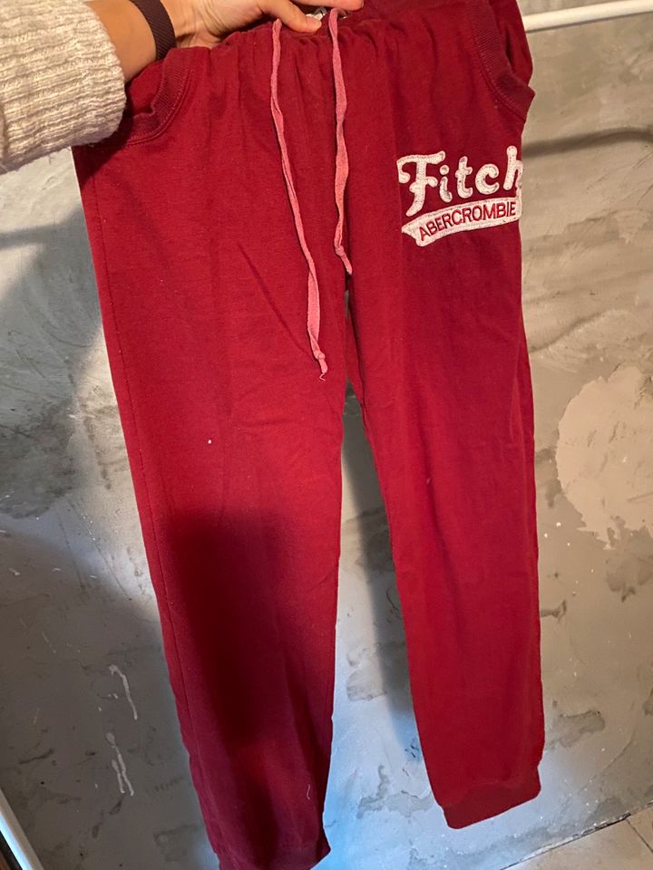 Rote Jogginghose Hose von Abercrombie and Fitch in 36 in Hamburg