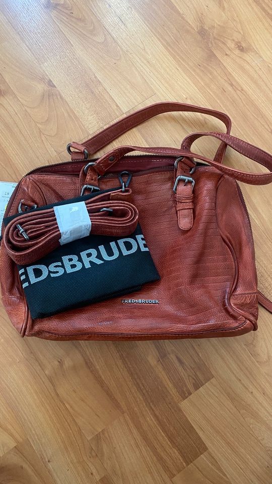 FredsBruder Handtasche in rot / Bordeaux NEW in Langenhagen