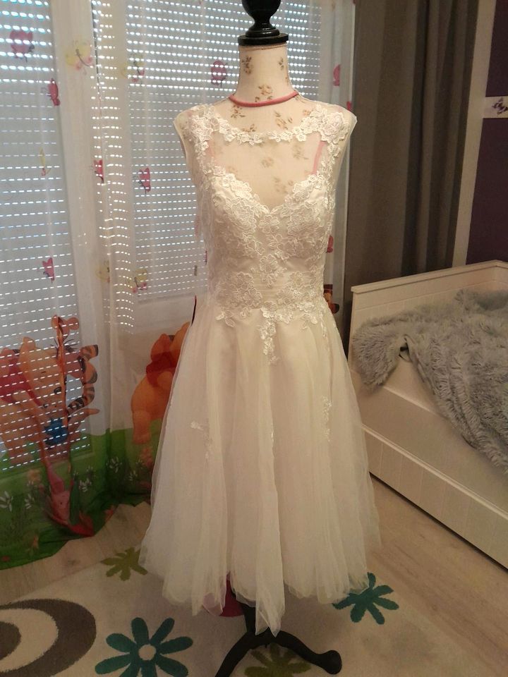 Wunderschöne Prinzessin MIDI Brautkleid neu mit Etikett in Metzingen