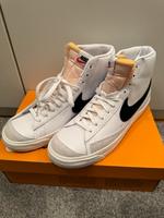 Nike Blazer Mid 77 Vintage White. US 10/DE44. NEU! Hessen - Bruchköbel Vorschau